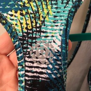 LIMITED EDITION LULULEMON seawheeze cool racer